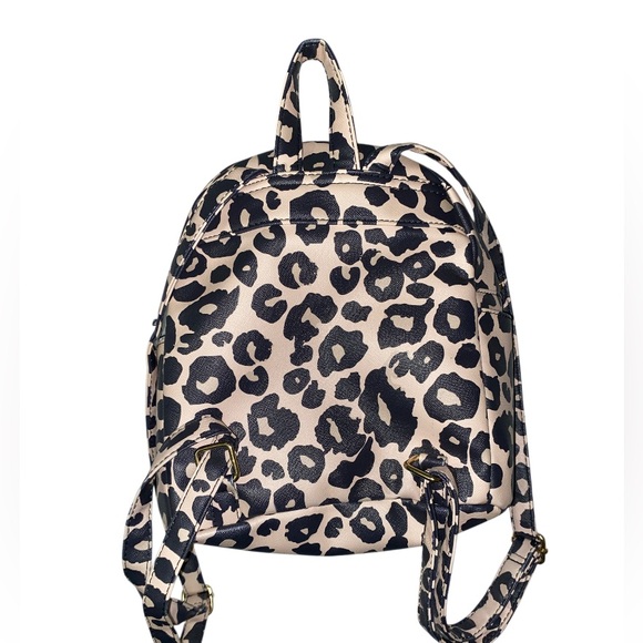 Leopard Print • Backpack - Picture 2 of 3